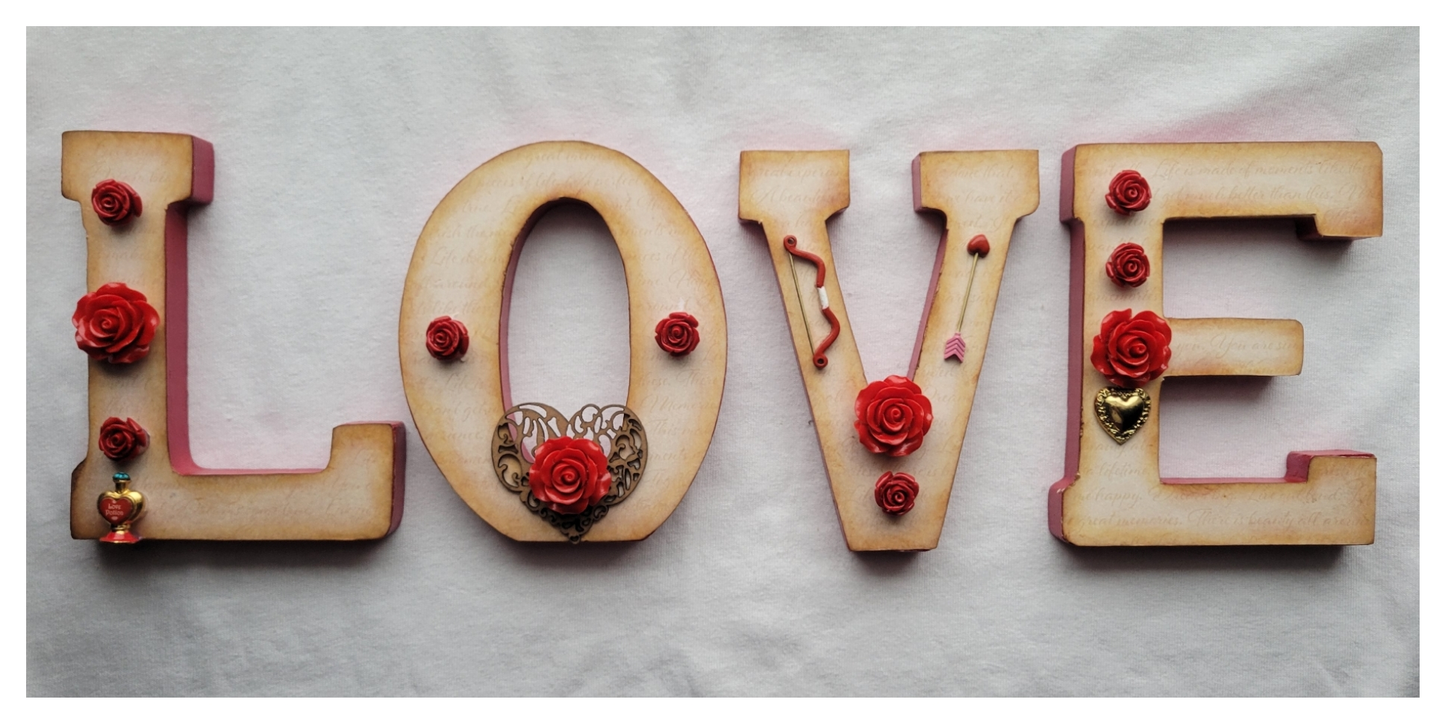 "LOVE" Wooden Stand Up Letter (RED)
