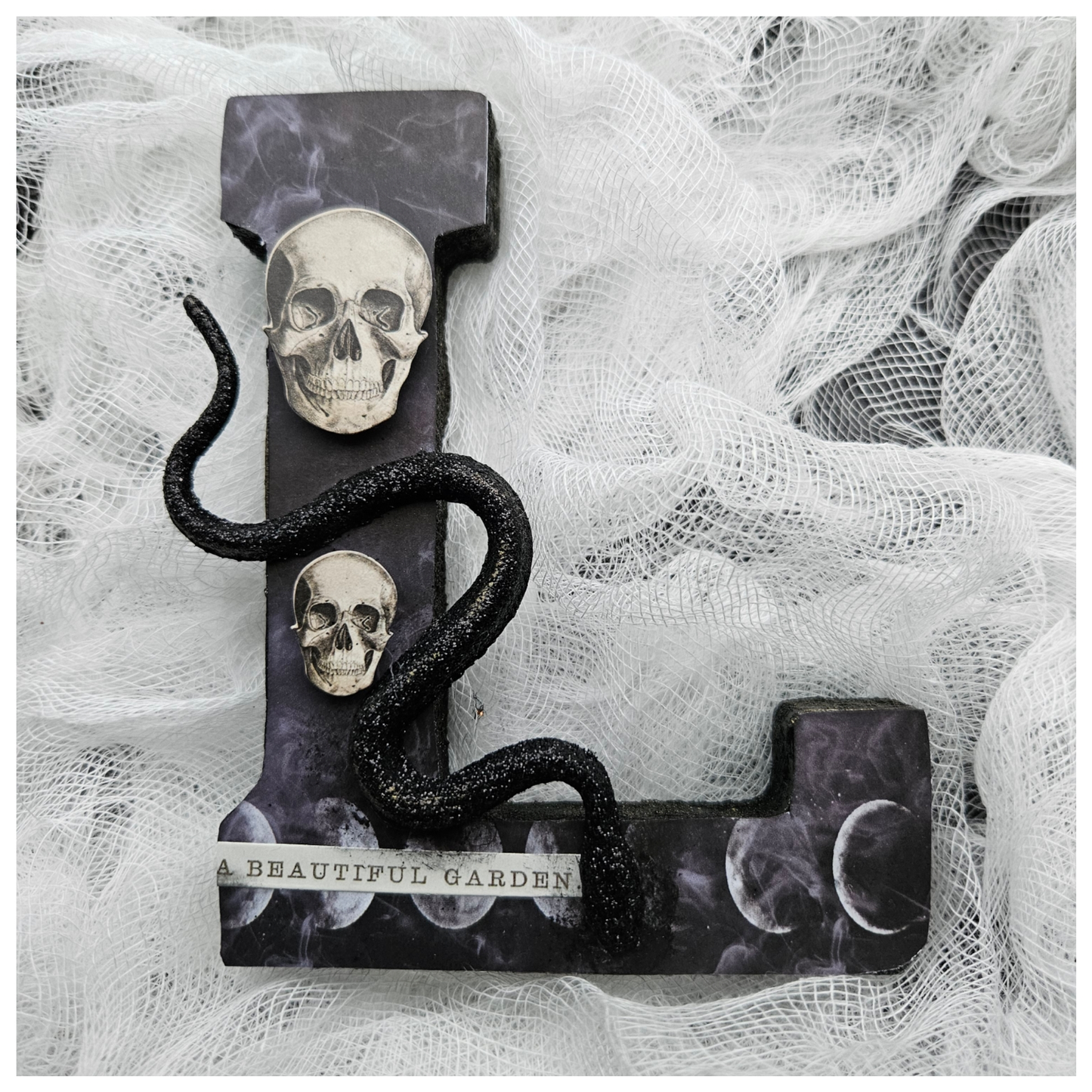 Black Skull "HALLOWEEN" Wooden Stand Up Letters