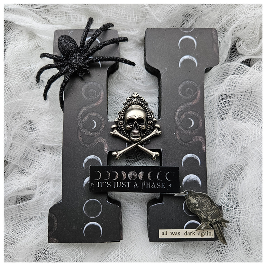 Black Skull "HALLOWEEN" Wooden Stand Up Letters